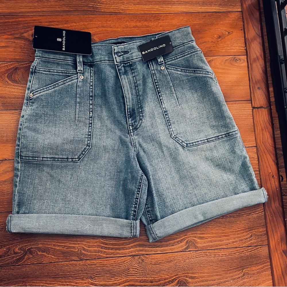 NWT Bandolino Edinburg High Rise Women Dionne Short  size 6